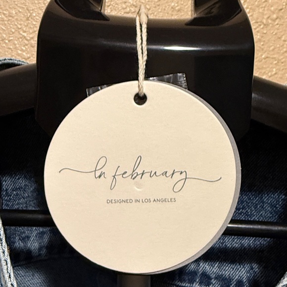 Faded Denim Button-Up Dress with Belt & pockets by ‘In February’ size large - Picture 4 of 8